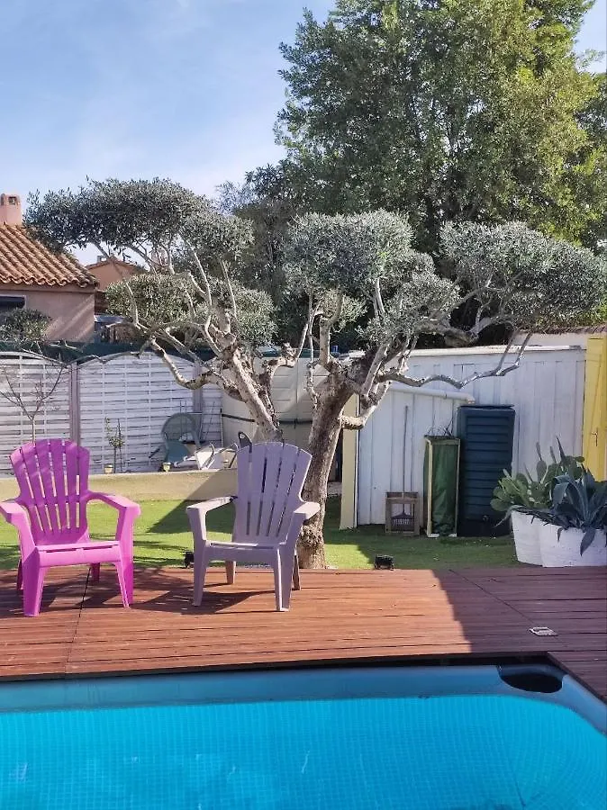 Studio Climatise 4 Personnes 27 M2 + Terrasse 15 M2 + Piscine Et Petanque Le Muy Prázdninový dům